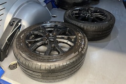 sininen Volkswagen Transporter 2024 kuva 16.