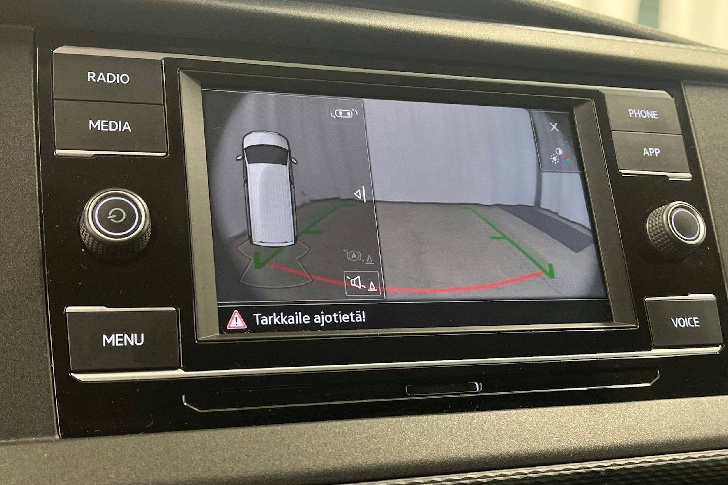 sininen Volkswagen Transporter 2024 kuva 28.