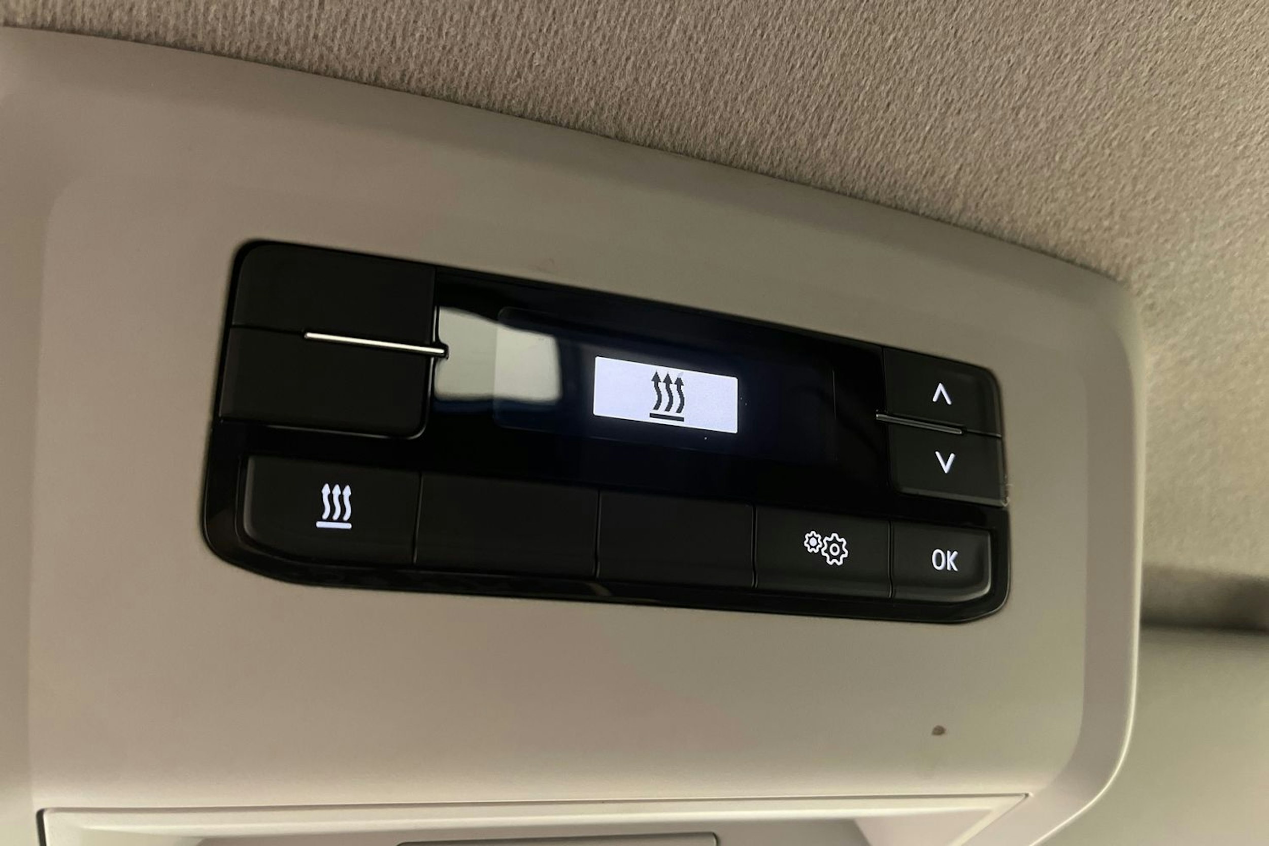 sininen Volkswagen Transporter 2024 kuva 30.