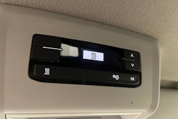 sininen Volkswagen Transporter 2024 kuva 30.