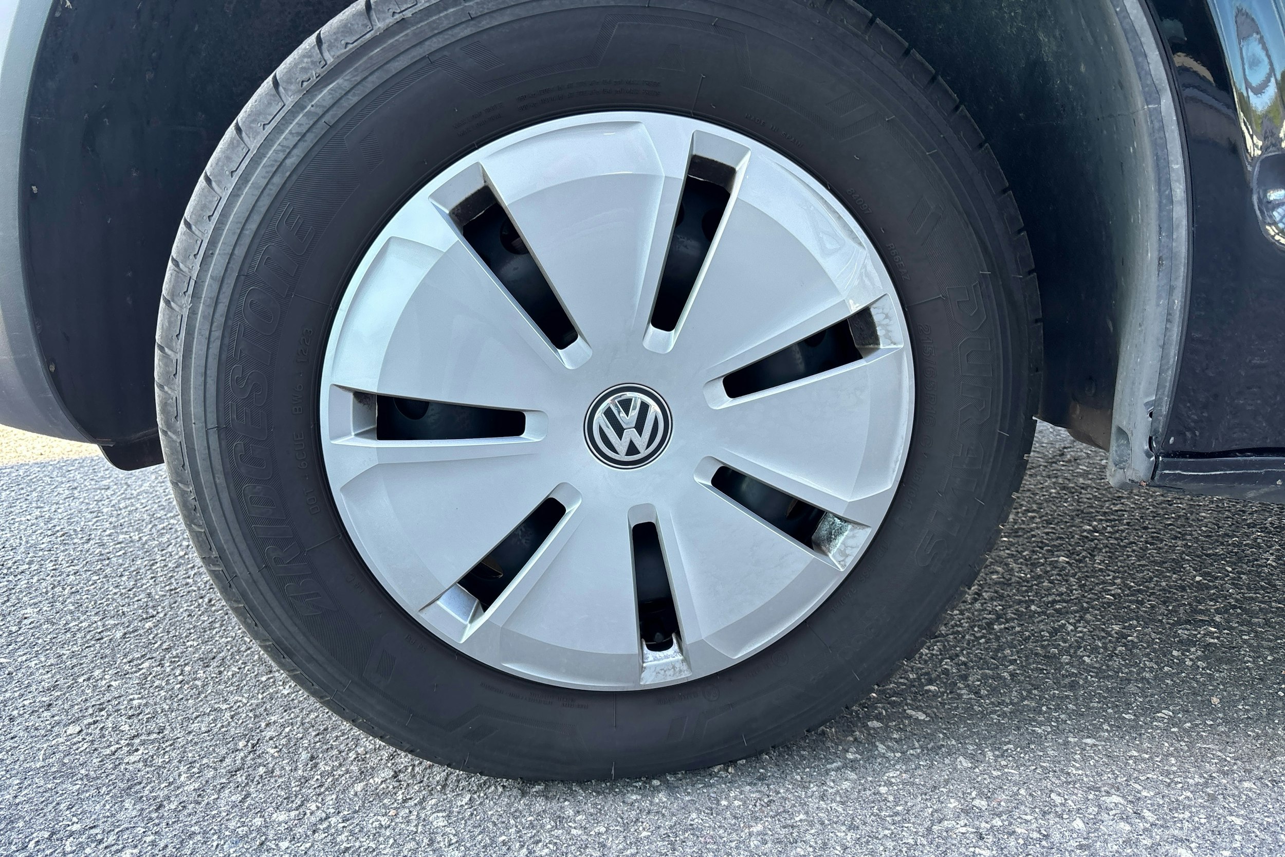 Musta Volkswagen TRANSPORTER 2024 kuva 9.