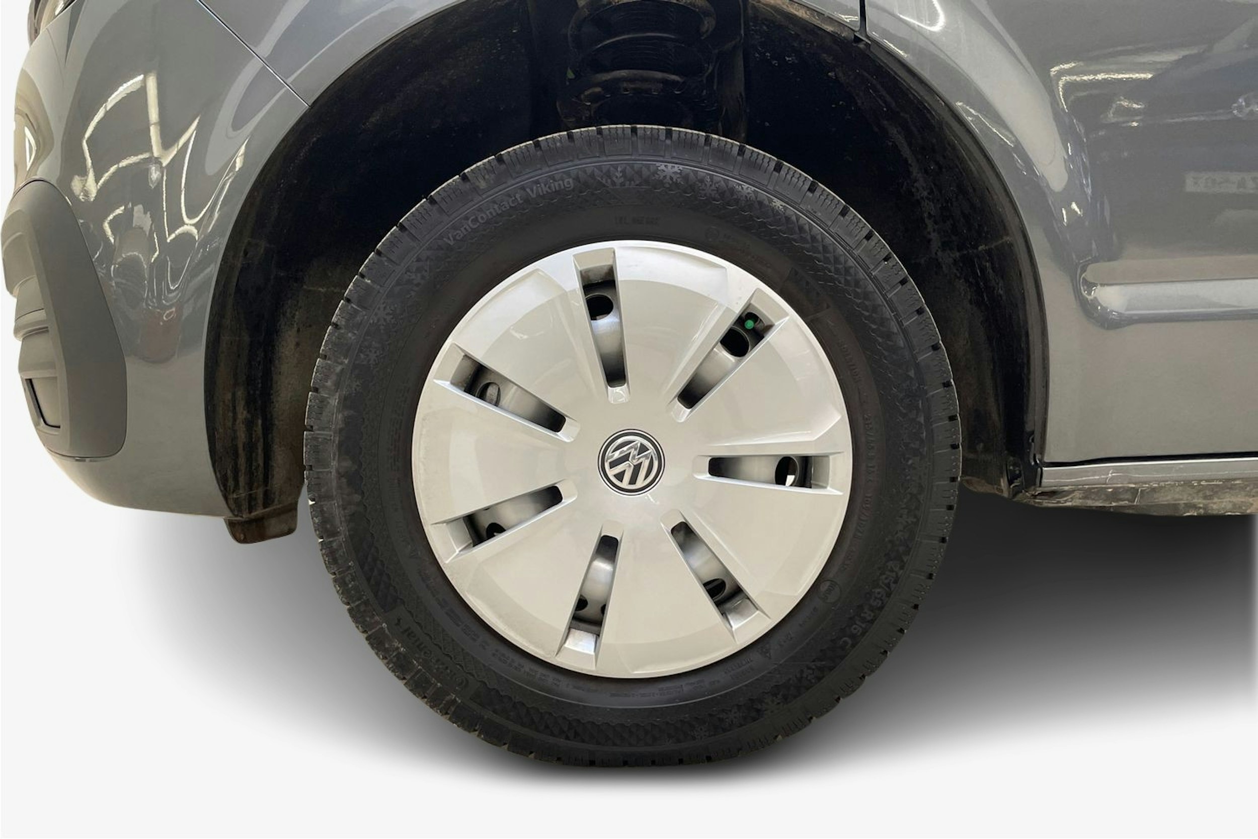 harmaa Volkswagen Transporter 2024 kuva 12.