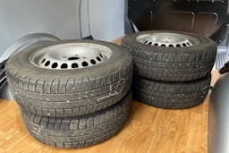 harmaa Volkswagen Transporter 2024 kuva 16.