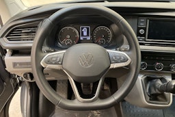 harmaa Volkswagen Transporter 2024 kuva 17.