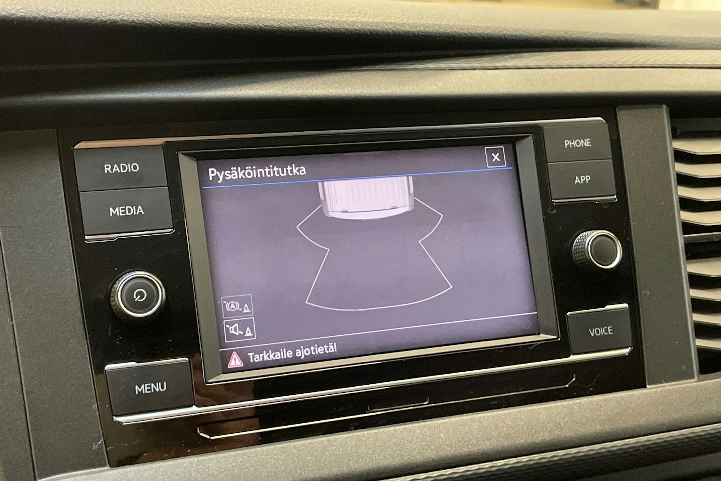 harmaa Volkswagen Transporter 2024 kuva 23.