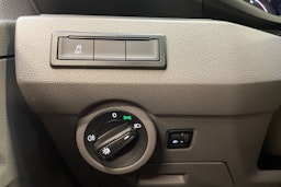 harmaa Volkswagen Transporter 2024 kuva 25.