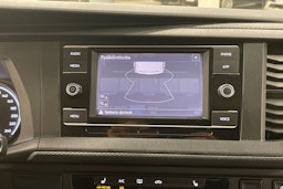 harmaa Volkswagen Transporter 2024 kuva 29.