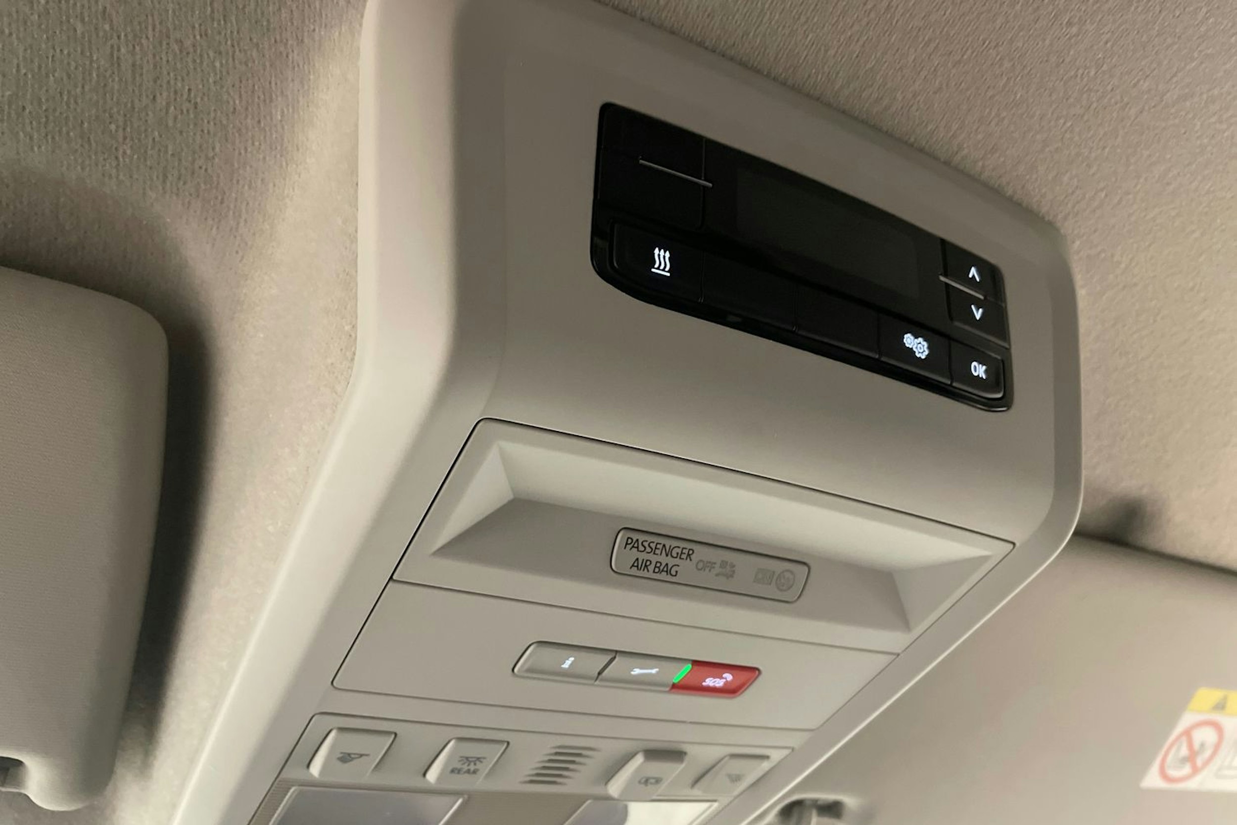 harmaa Volkswagen Transporter 2024 kuva 31.