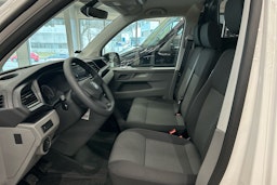valkoinen Volkswagen Transporter 2024 kuva 8.