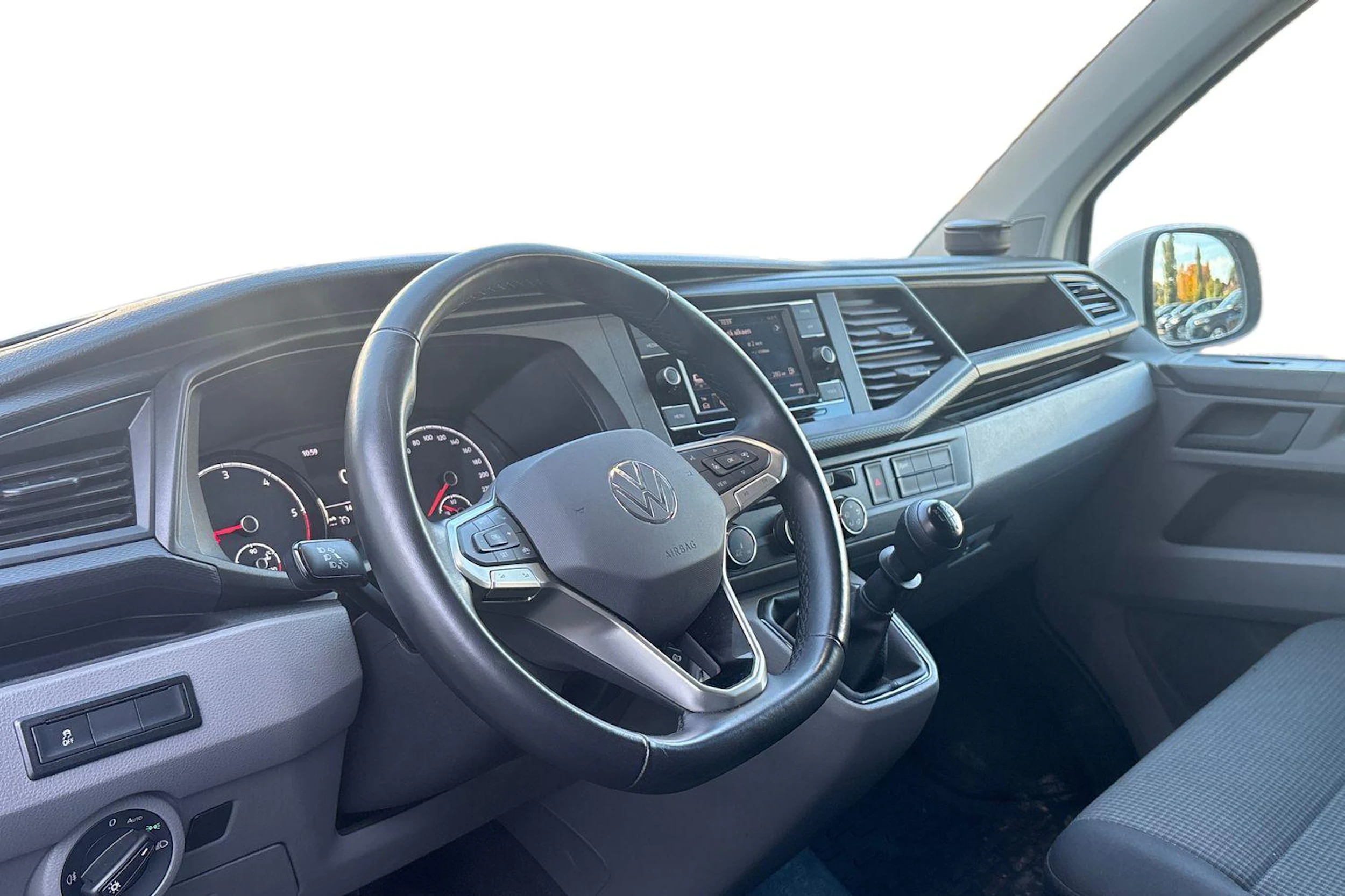 Valkoinen Volkswagen TRANSPORTER 2024 kuva 3.