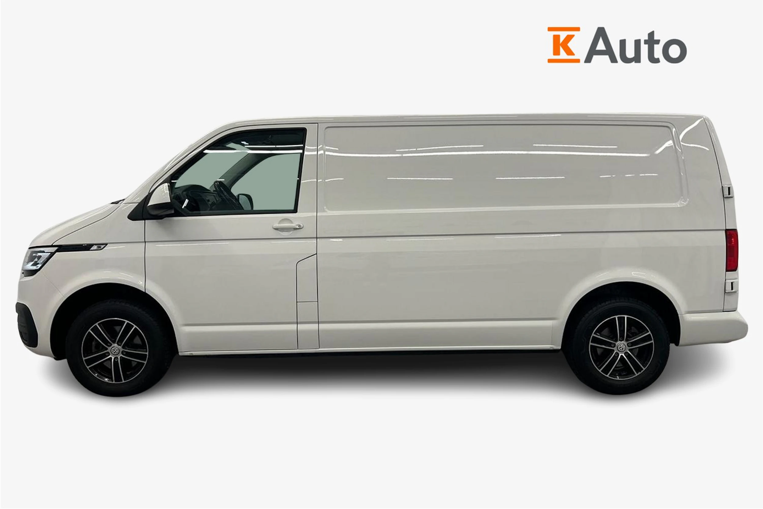 valkoinen Volkswagen Transporter 2024 kuva 5.