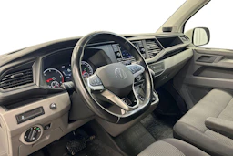 valkoinen Volkswagen Transporter 2024 kuva 6.