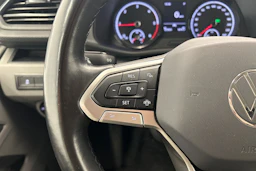 valkoinen Volkswagen Transporter 2024 kuva 13.