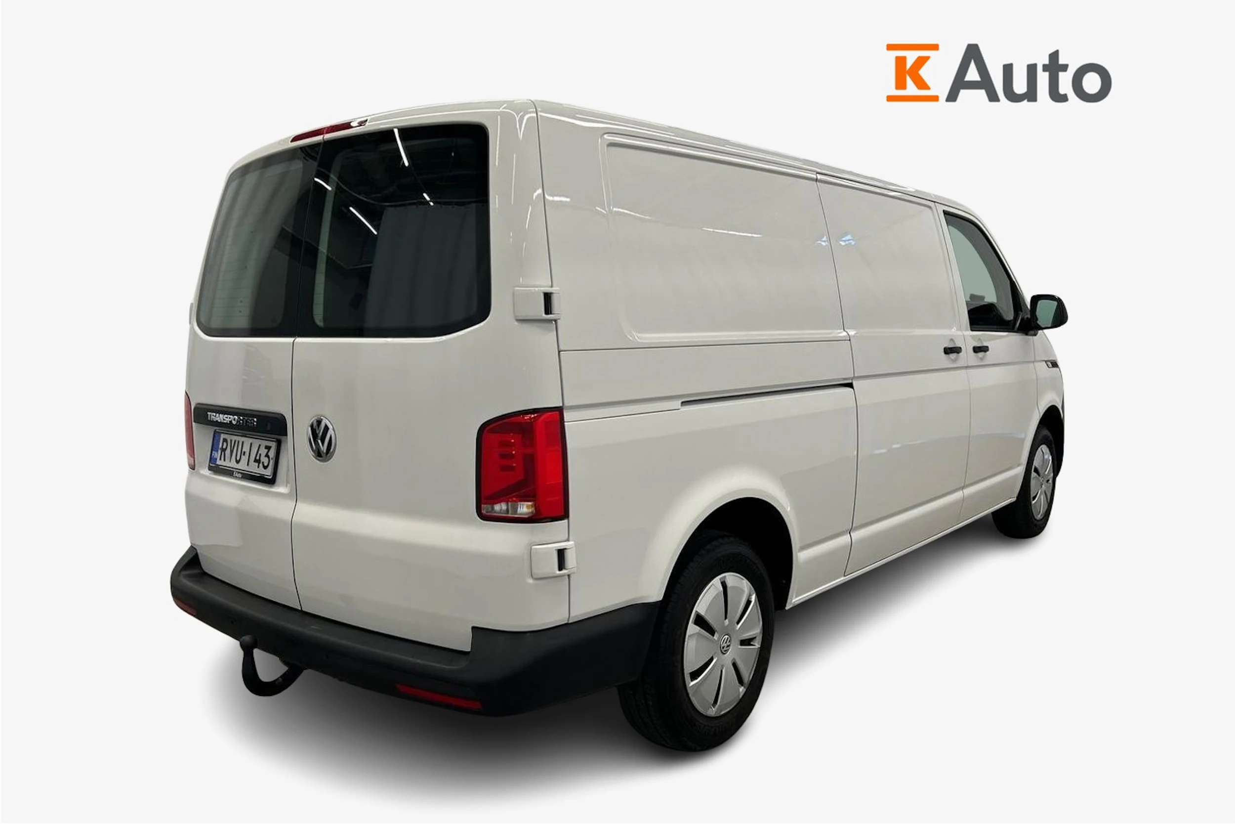valkoinen Volkswagen Transporter 2024 kuva 2.