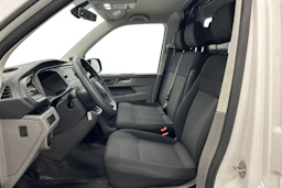 valkoinen Volkswagen Transporter 2024 kuva 7.