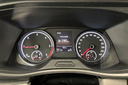 valkoinen Volkswagen Transporter 2024 kuva 11.