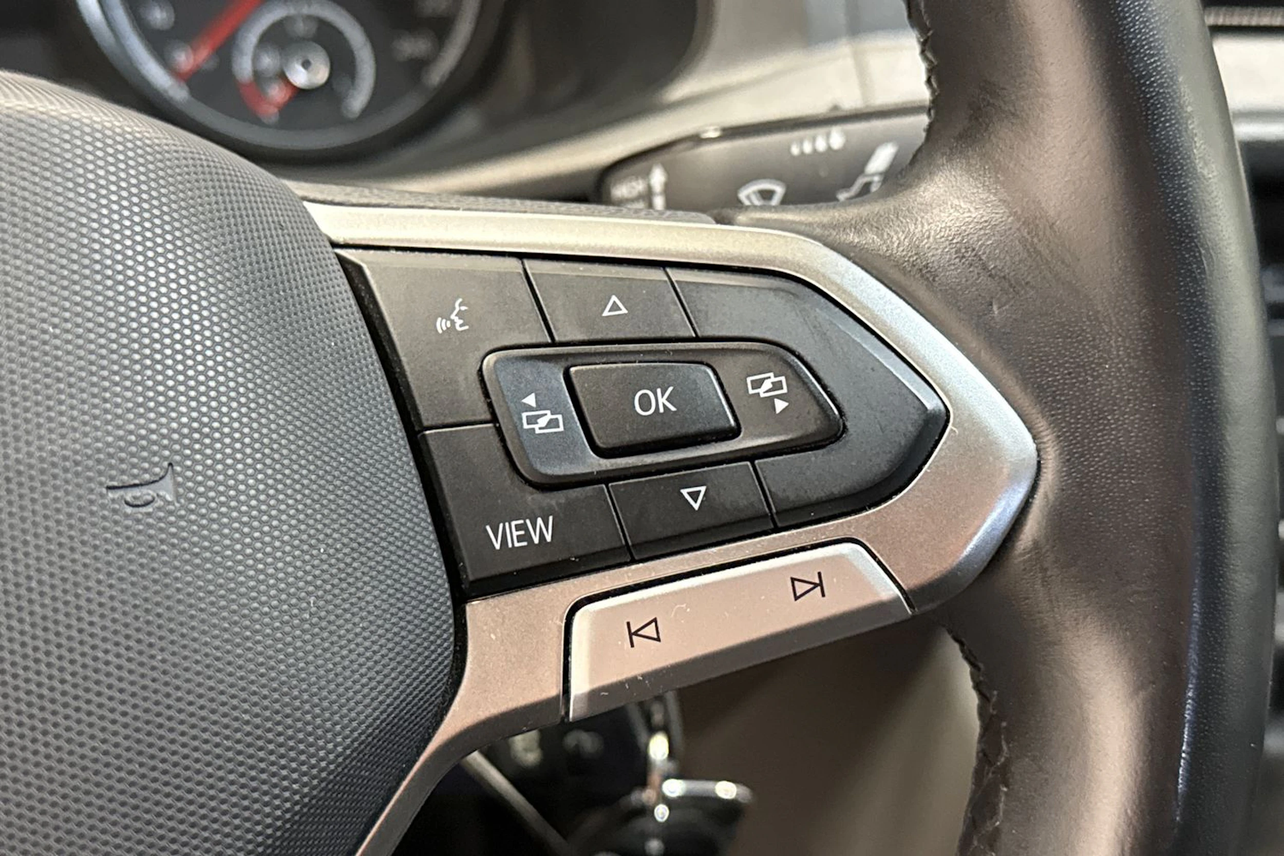 valkoinen Volkswagen Transporter 2024 kuva 17.