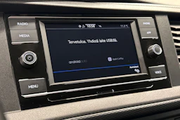 valkoinen Volkswagen Transporter 2024 kuva 21.