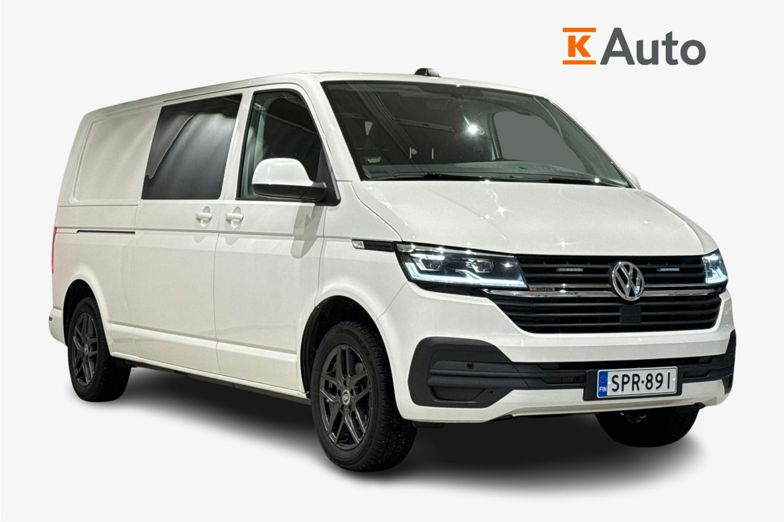 valkoinen Volkswagen Transporter 2024 kuva 1.