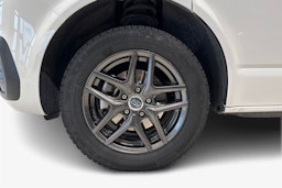 valkoinen Volkswagen Transporter 2024 kuva 11.