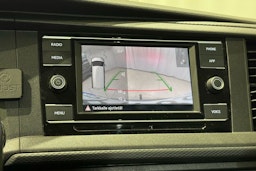 valkoinen Volkswagen Transporter 2024 kuva 24.