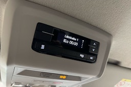 valkoinen Volkswagen Transporter 2024 kuva 26.