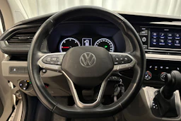 valkoinen Volkswagen Transporter 2024 kuva 19.