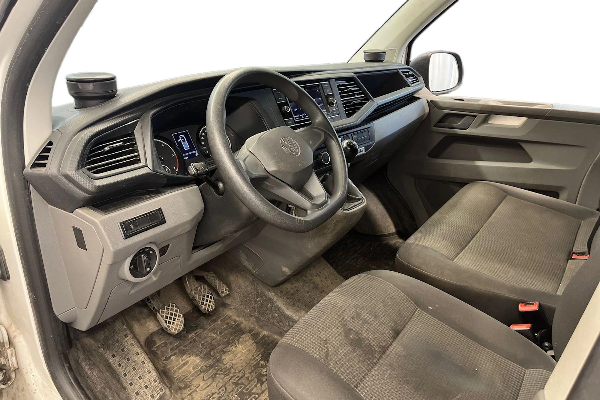 valkoinen Volkswagen Transporter 2024 kuva 3.