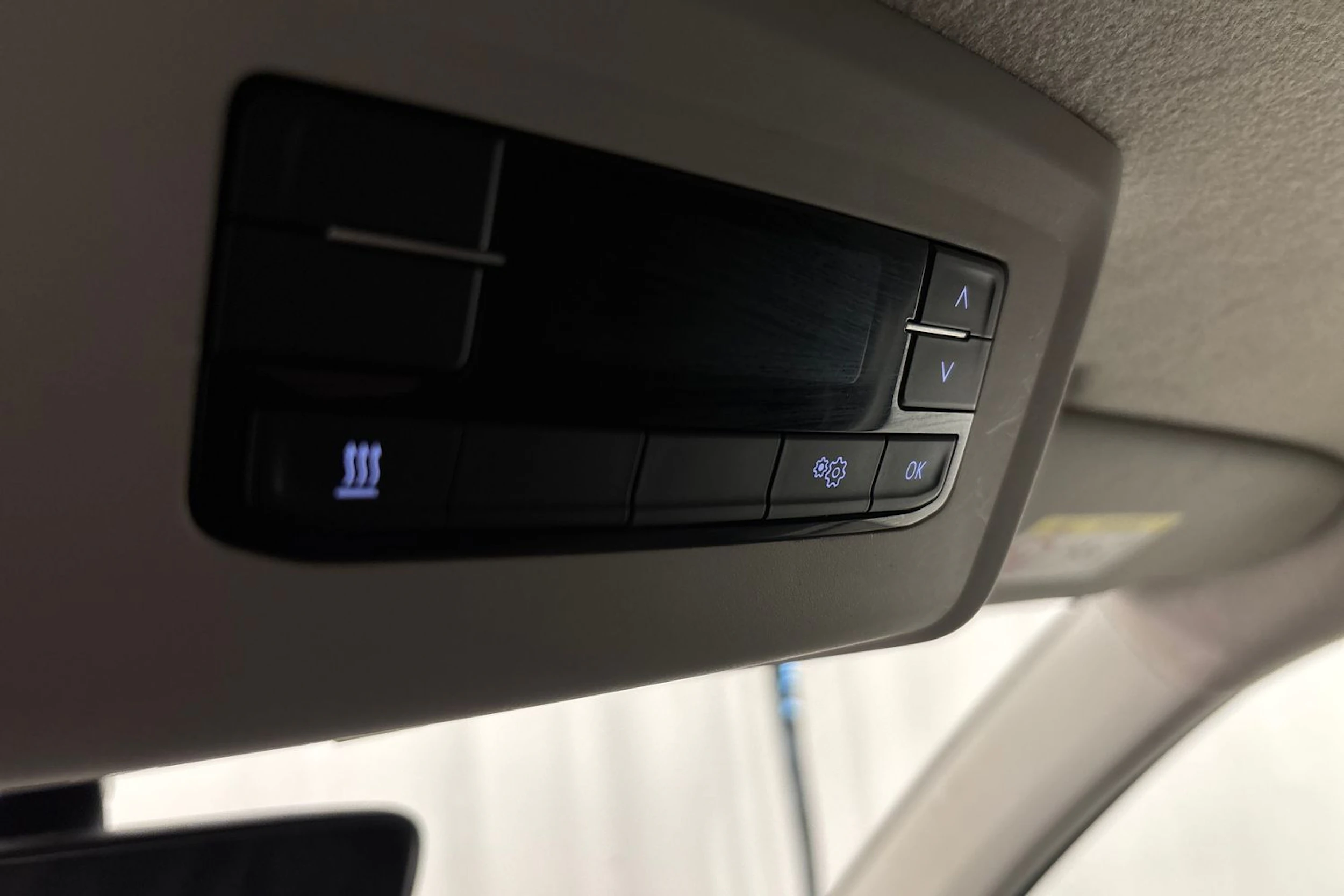 valkoinen Volkswagen Transporter 2024 kuva 26.