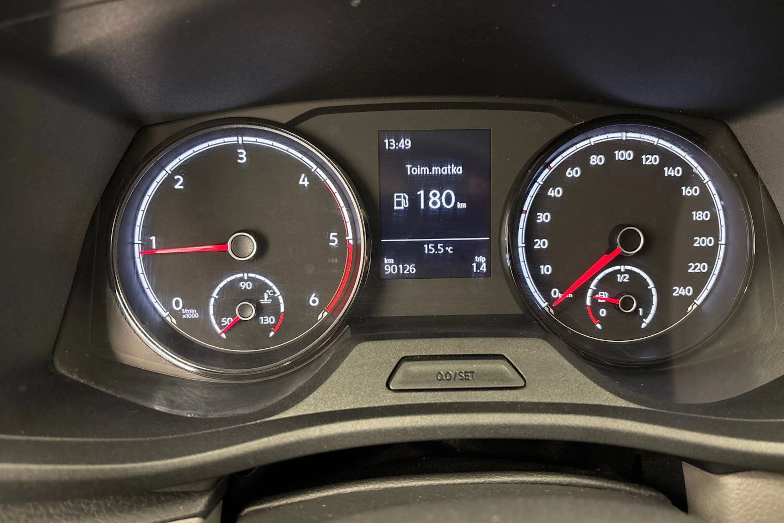 valkoinen Volkswagen Transporter 2024 kuva 27.