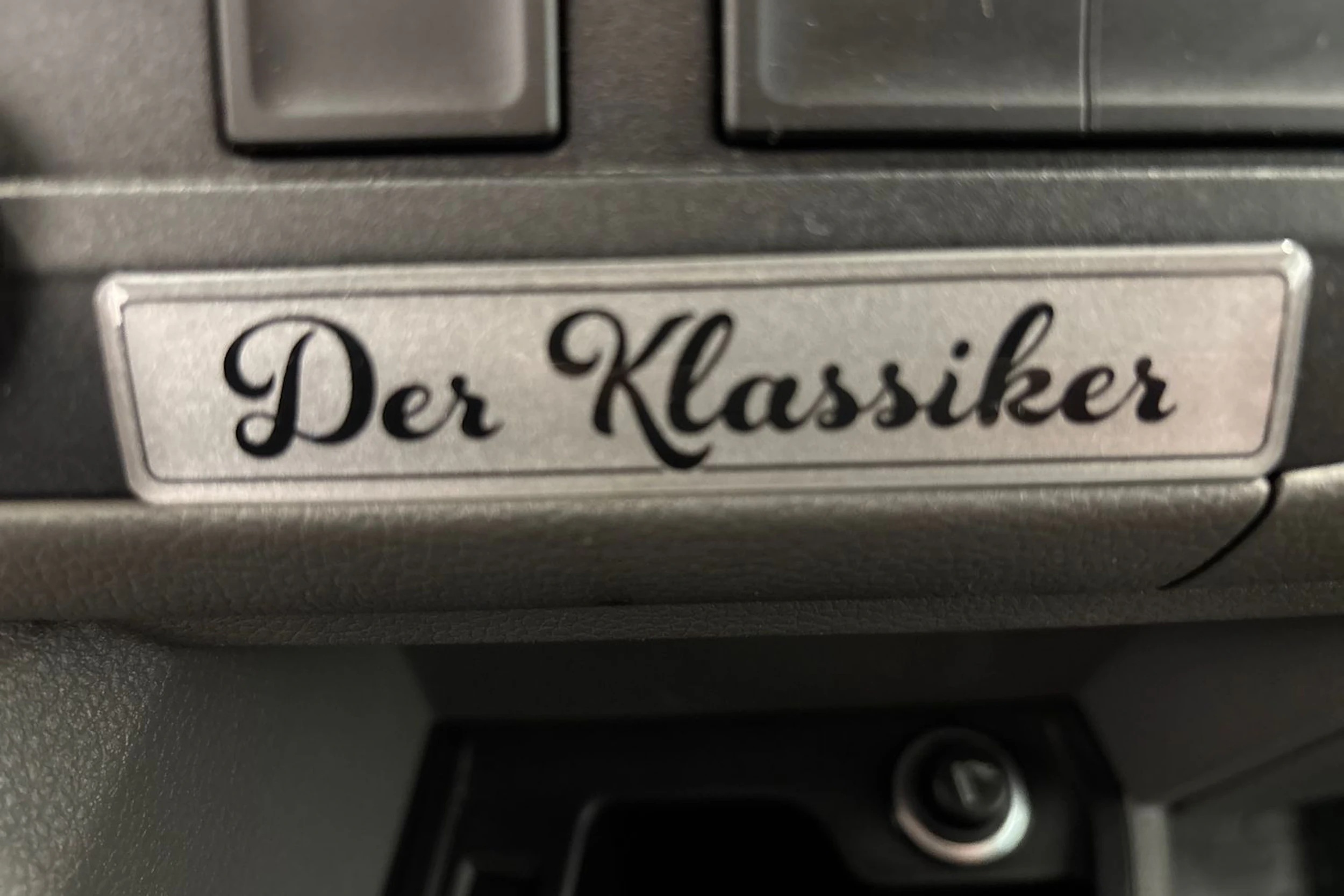 valkoinen Volkswagen Transporter 2024 kuva 28.