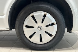 valkoinen Volkswagen Transporter 2024 kuva 11.