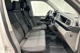 valkoinen Volkswagen Transporter 2024 kuva 15.