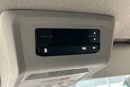 valkoinen Volkswagen Transporter 2024 kuva 23.