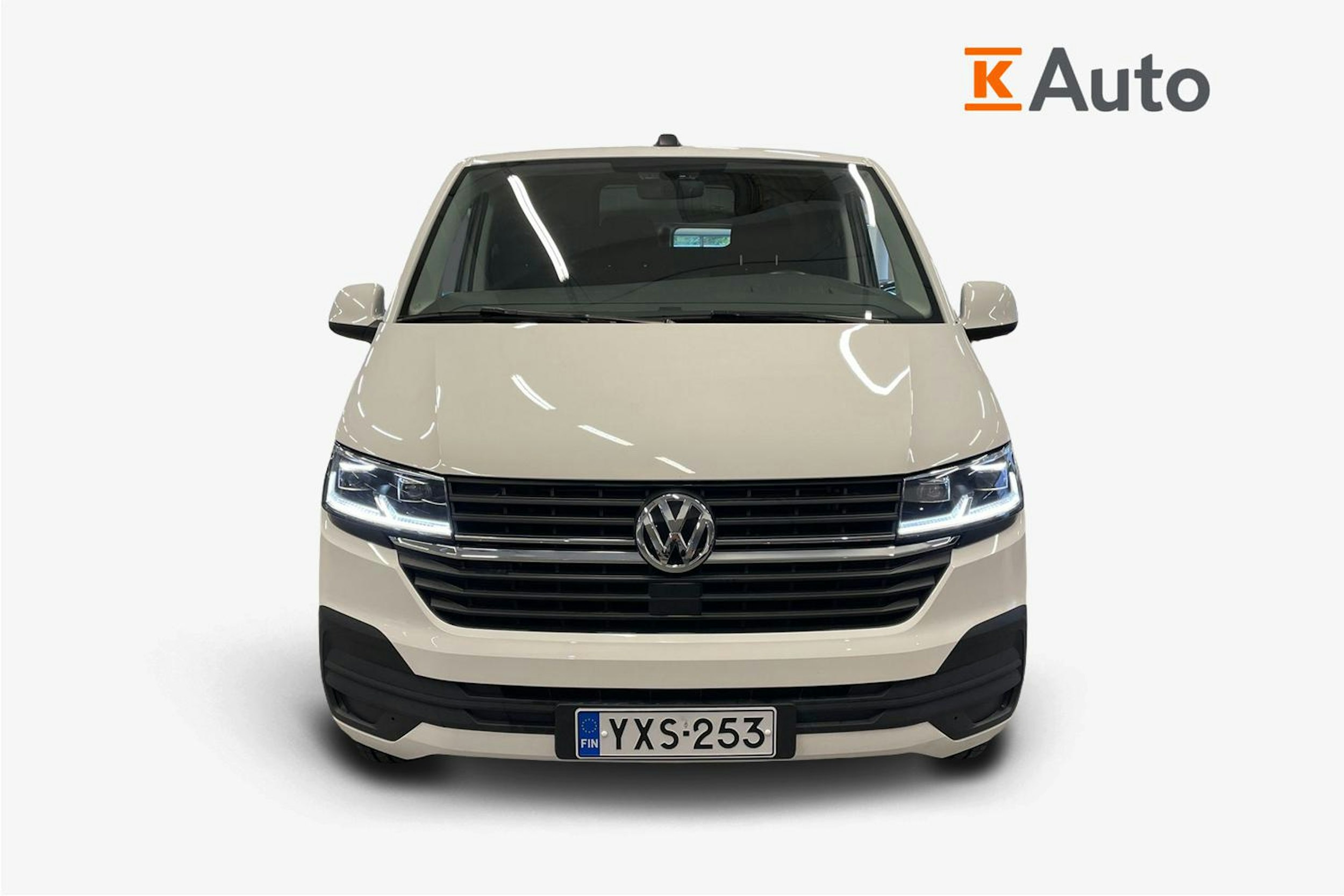 valkoinen Volkswagen Transporter 2024 kuva 5.