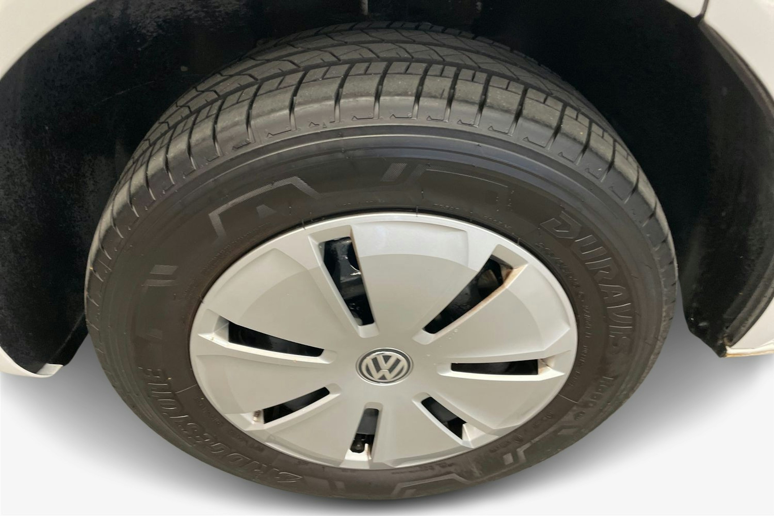 valkoinen Volkswagen Transporter 2024 kuva 11.