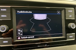 valkoinen Volkswagen Transporter 2024 kuva 19.