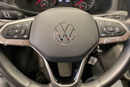 valkoinen Volkswagen Transporter 2024 kuva 21.