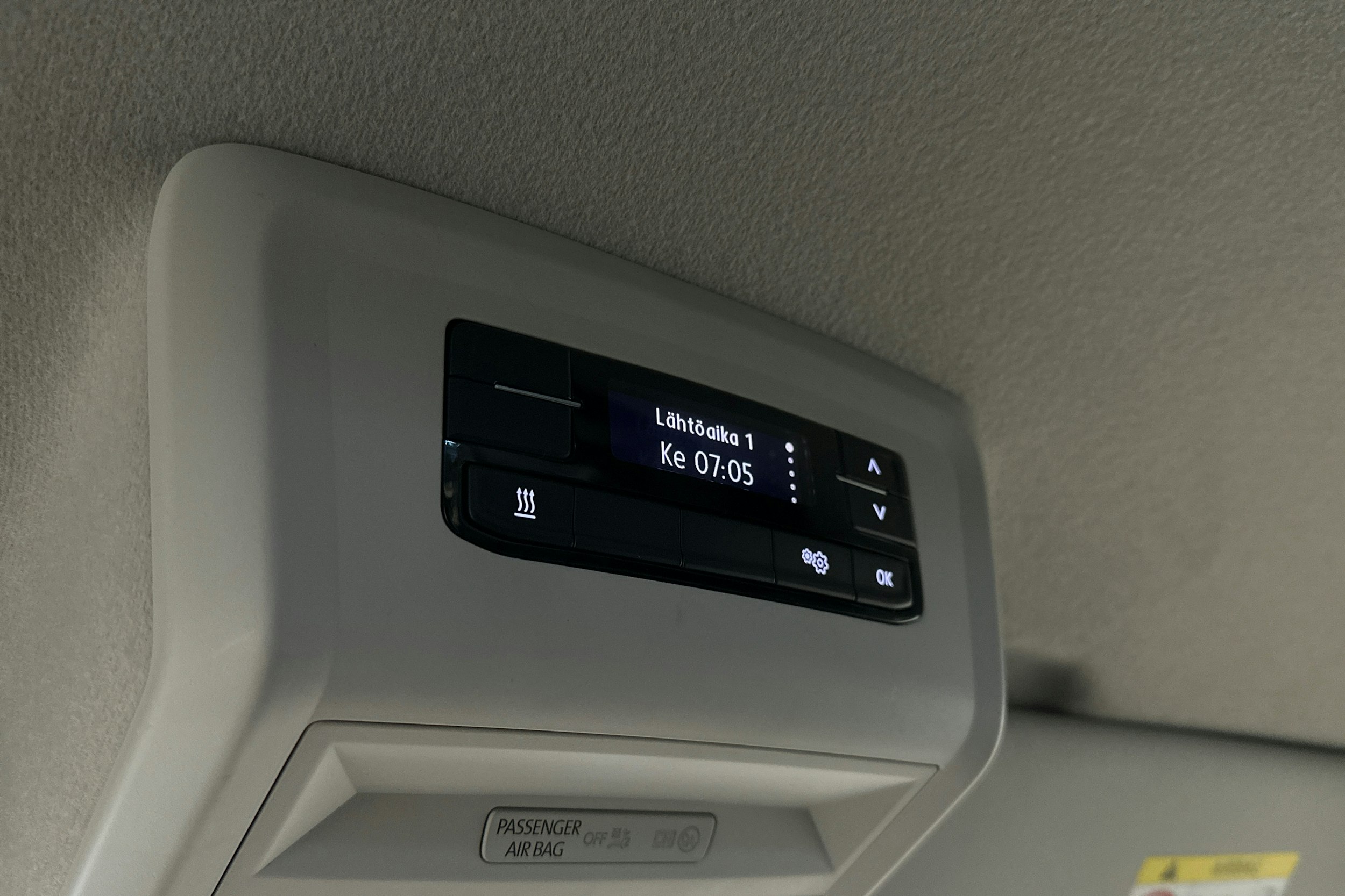 valkoinen Volkswagen Transporter 2024 kuva 18.