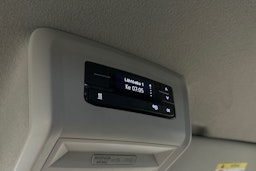 valkoinen Volkswagen Transporter 2024 kuva 18.