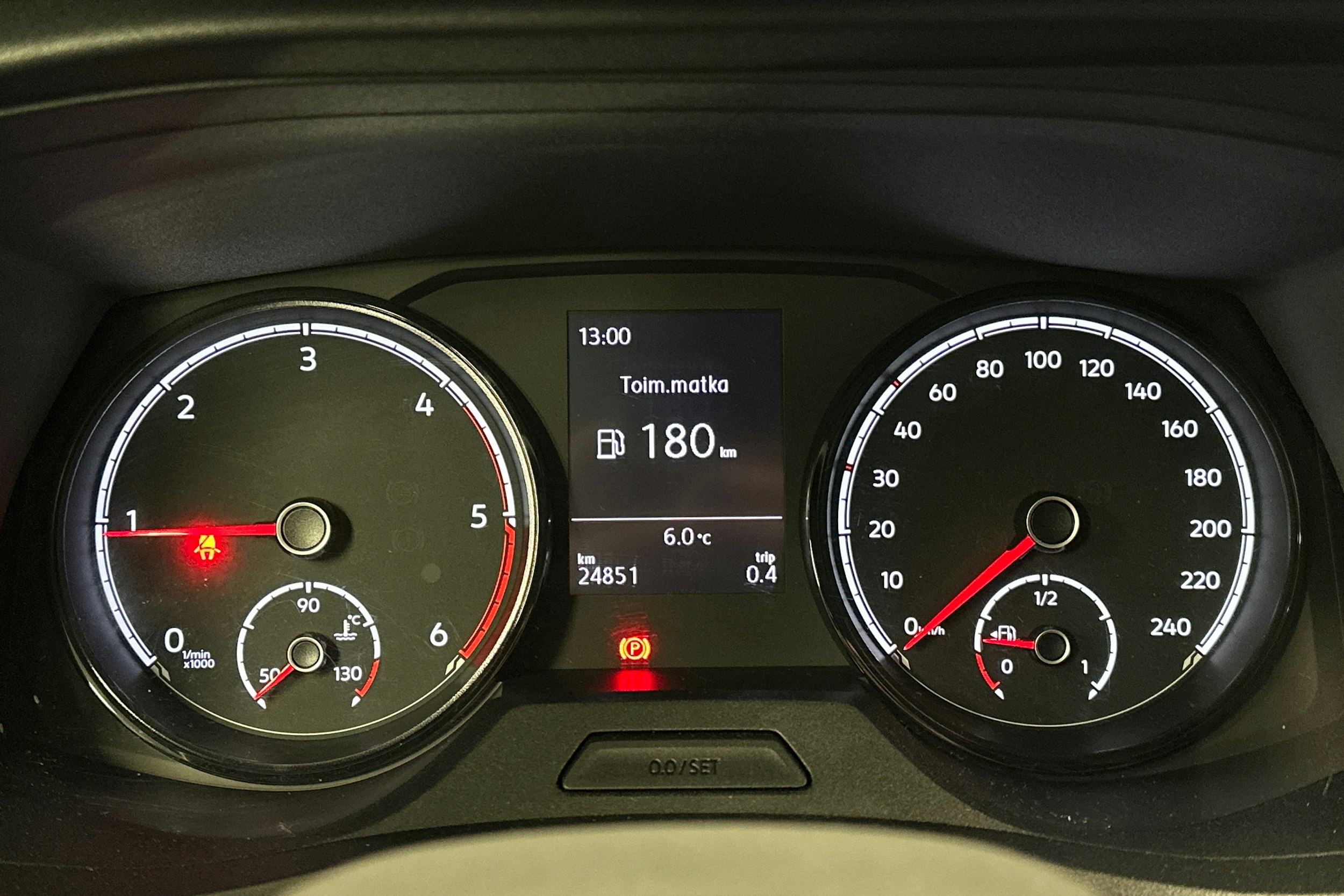 valkoinen Volkswagen Transporter 2024 kuva 18.