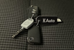 valkoinen Volkswagen Transporter 2024 kuva 24.