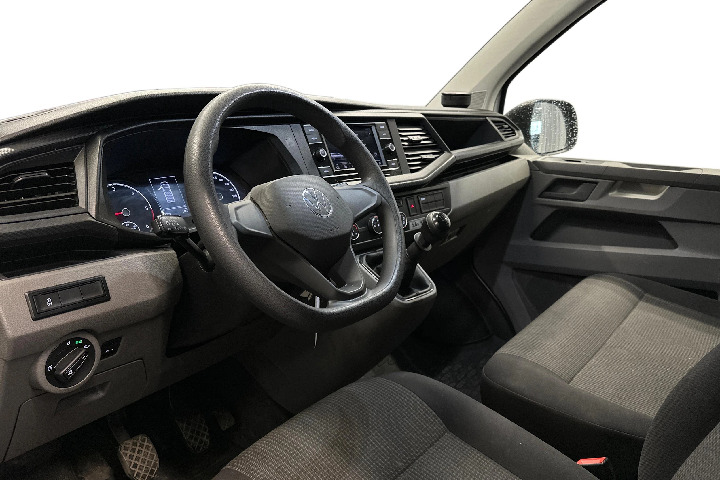 valkoinen Volkswagen Transporter 2024 kuva 3.
