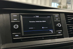 valkoinen Volkswagen Transporter 2024 kuva 17.