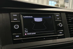 valkoinen Volkswagen Transporter 2024 kuva 19.