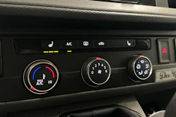 valkoinen Volkswagen Transporter 2024 kuva 20.