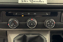 valkoinen Volkswagen Transporter 2024 kuva 10.