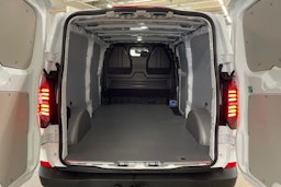 valkoinen Volkswagen Transporter 2025 kuva 11.