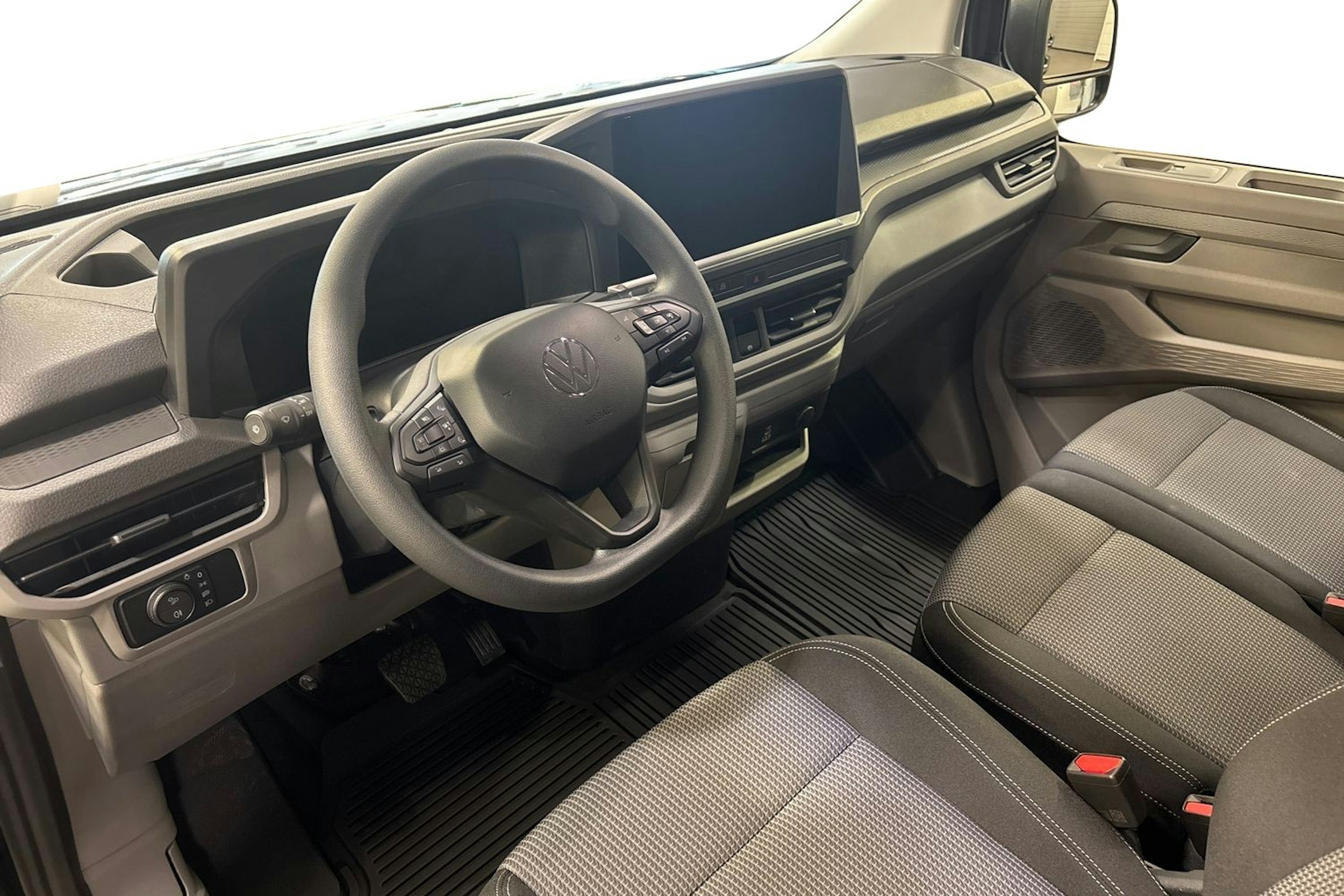 met. harmaa Volkswagen Transporter 2025 kuva 6.