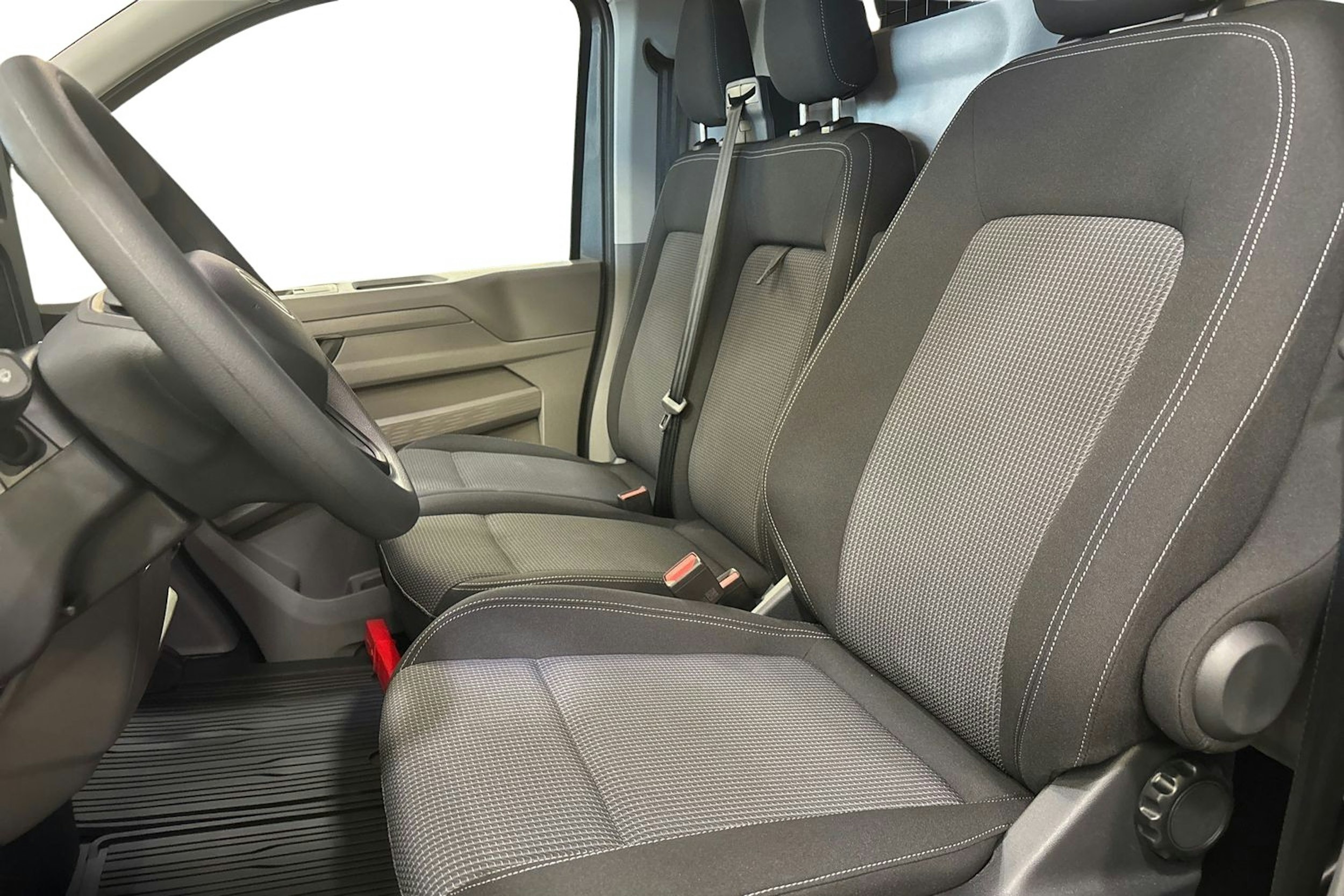 met. harmaa Volkswagen Transporter 2025 kuva 8.